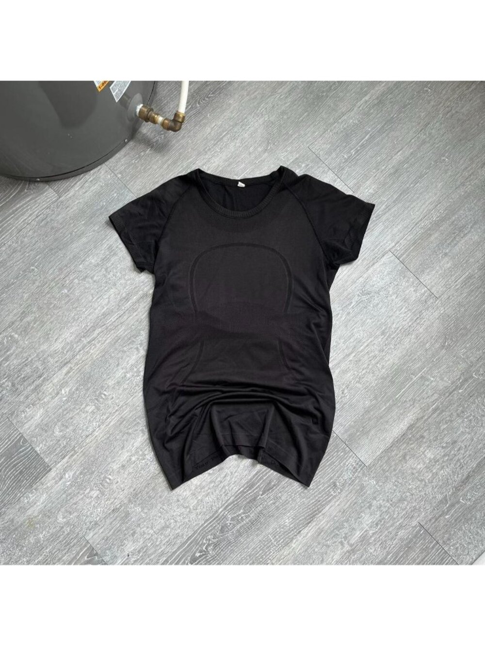 Black Lululemon Activewear / Yoga / Sport T-Shirt (Tagged Women’s Size 10)